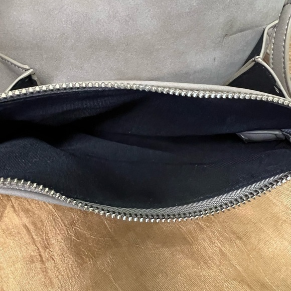 Street Level crossbody Bag REDUCED ❗️ - Picture 7 of 12